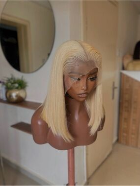 Blonde Straight Bob Lace Front Wig - Sleek Women's Hair
